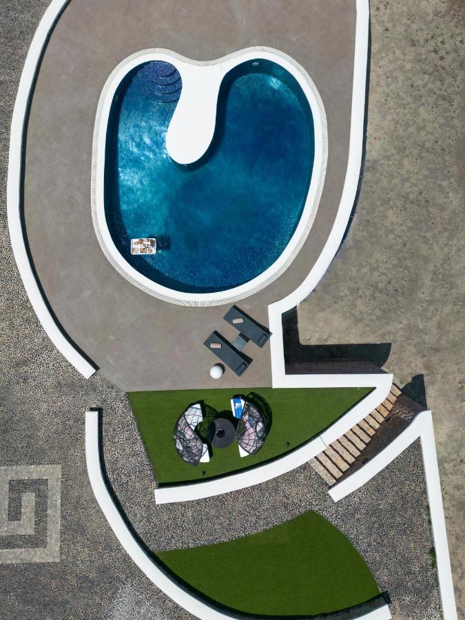 אימרוביגלי Santorini Grand Luxury Villas מראה חיצוני תמונה