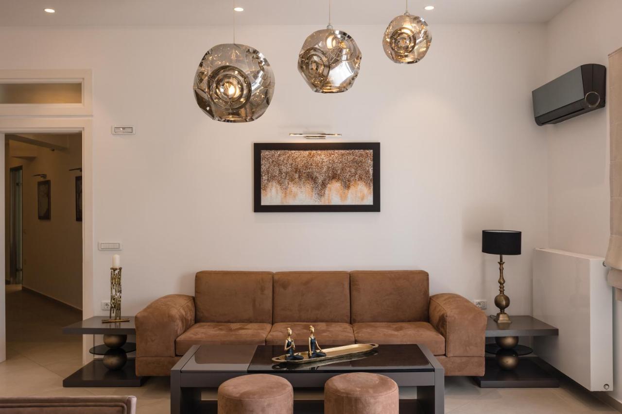 אימרוביגלי Santorini Grand Luxury Villas מראה חיצוני תמונה